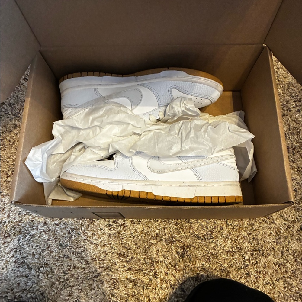 Nike White and Light Gray Low-Top Sneakers - Picture 3 of 3